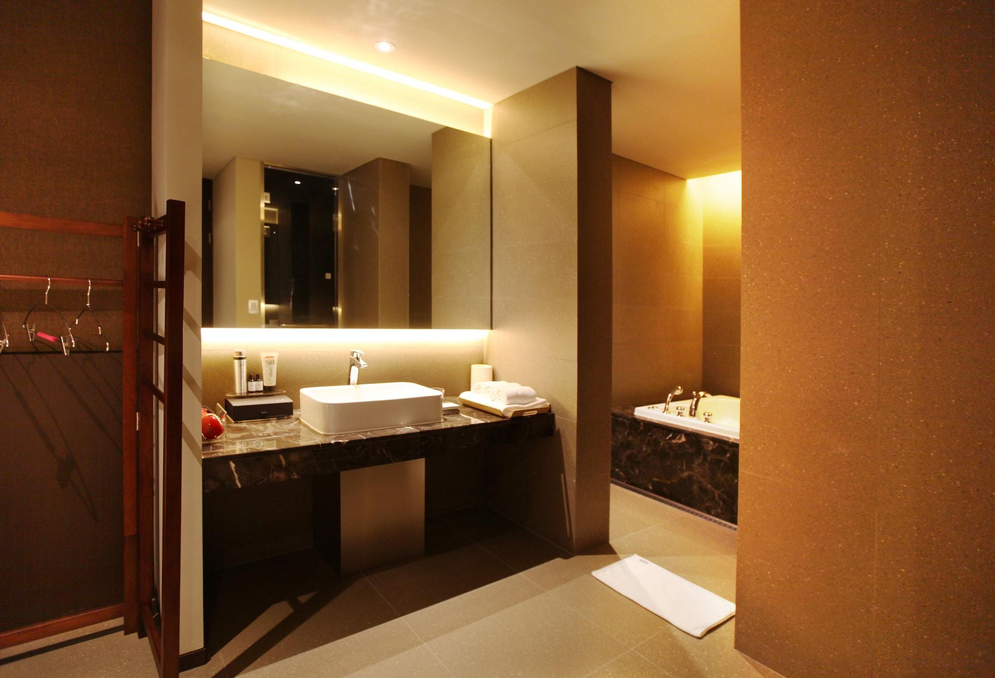 Hotel Vine 城南市 外观 照片