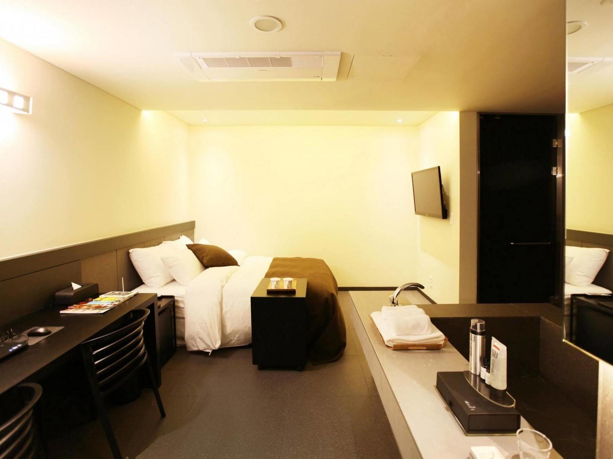 Hotel Vine 城南市 外观 照片
